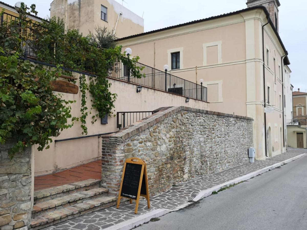 Palazzo Ducale Hotel Castilenti Buitenkant foto